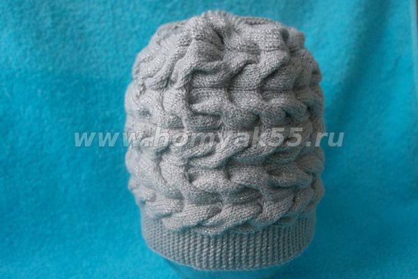 Шапка с косами, вязанная поперечным полотном. Мастер-класс