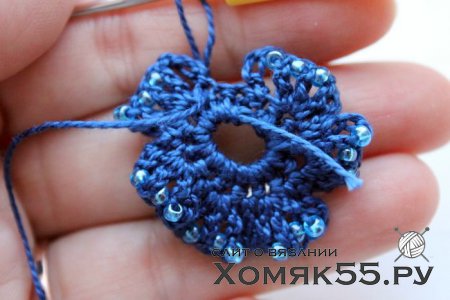 Цветок крючком в волосы: «Синева и бисер»