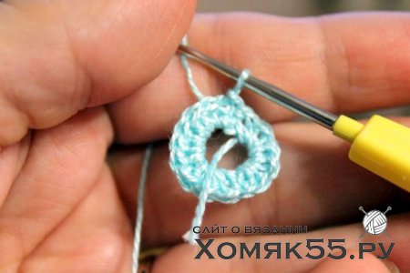 Цветок крючком в волосы: «Синева и бисер»