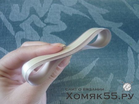 Бантик из атласных лент 