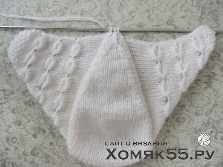 Чепчик вязаный спицами узором «брумстик»