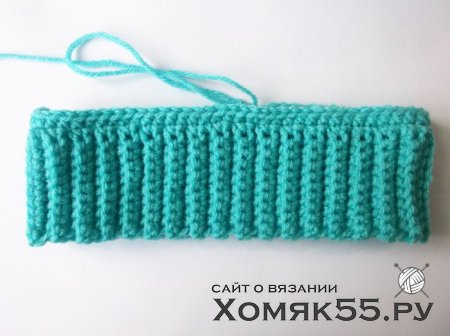 Шапка с помпоном крючком