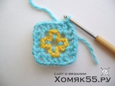 Прихватка из квадратных мотивов «Новогодняя»