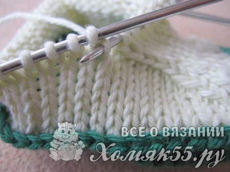 Пинетки-ботиночки спицами на шнурках