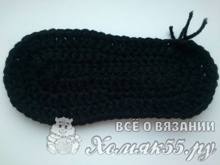 Серые тапочки крючком для мамы и дочки