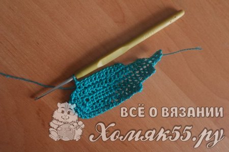 Вязаная шапка спицами на весну