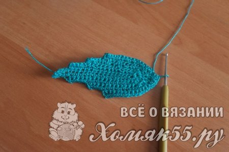 Вязаная шапка спицами на весну