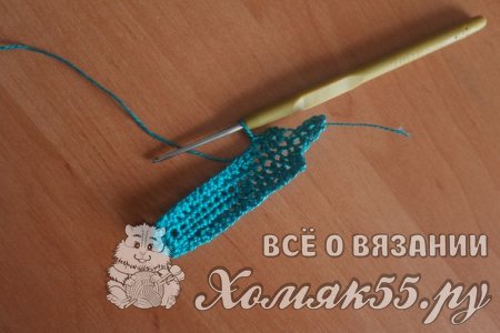 Вязаная шапка спицами на весну