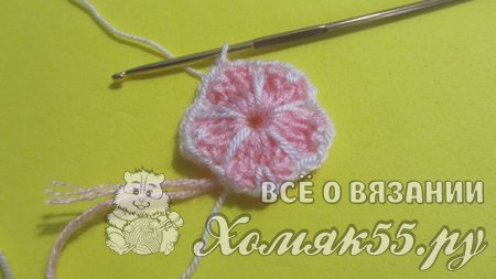 Маленькие цветочки крючком