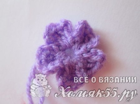 Котик на полянке крючком