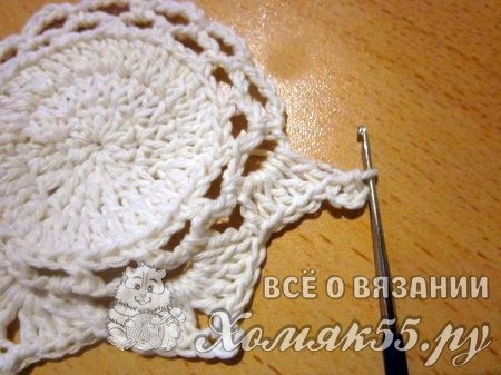 Вязаный крючком подсвечник «Клюква на снегу»