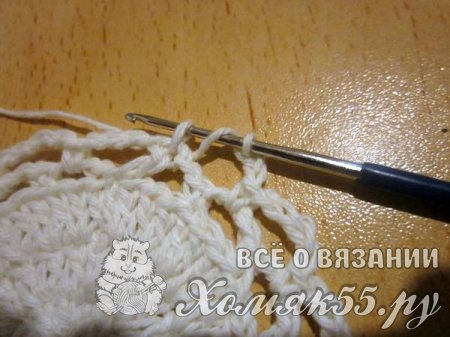Вязаный крючком подсвечник «Клюква на снегу»