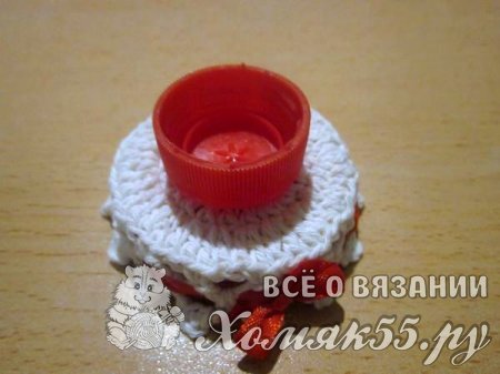 Вязаный крючком подсвечник «Клюква на снегу»