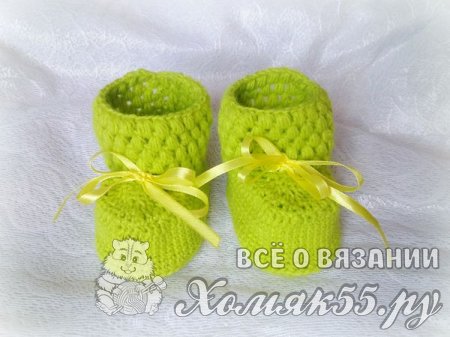 Зеленые пинетки крючком