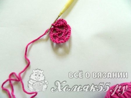 Объемный цветок крючком