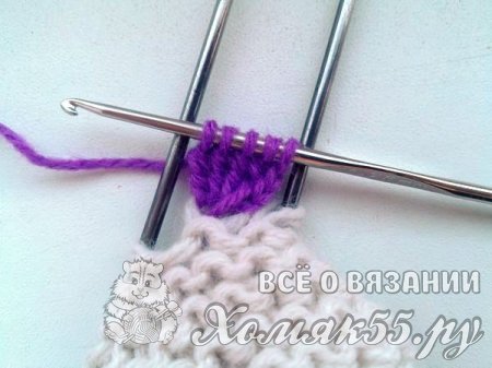 Шапка с шишечками спицами