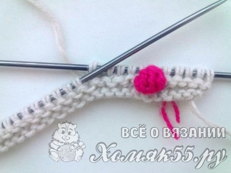 Митенки с шишечками вязаные спицами