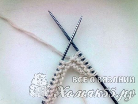 Митенки с шишечками вязаные спицами