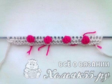 Митенки с шишечками вязаные спицами