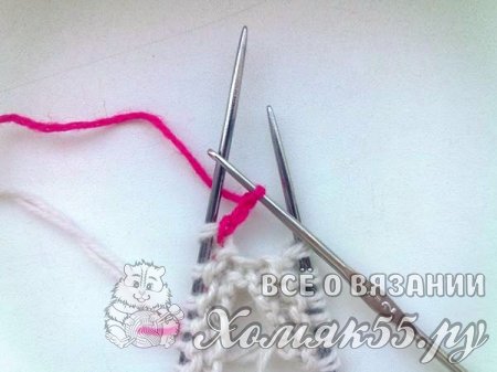 Митенки с шишечками вязаные спицами