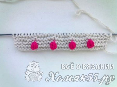 Митенки с шишечками вязаные спицами