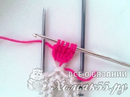 Митенки с шишечками вязаные спицами