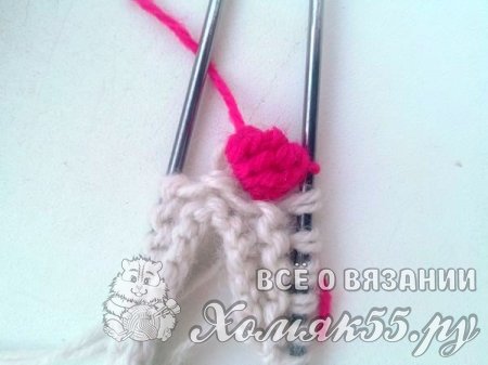 Митенки с шишечками вязаные спицами