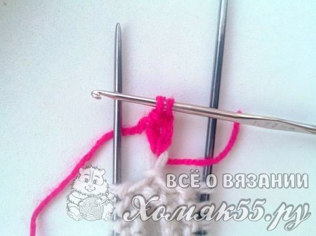 Митенки с шишечками вязаные спицами