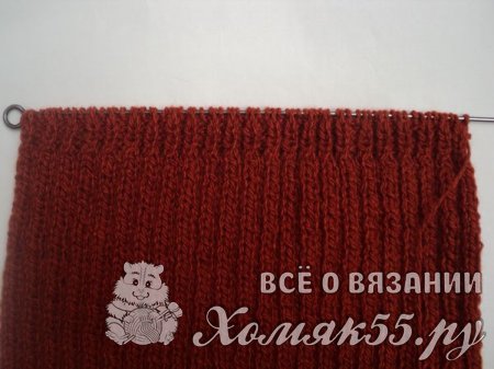 Шапка на двух спицах узором резинка