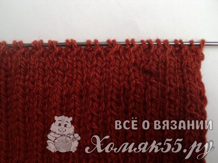 Шапка на двух спицах узором резинка