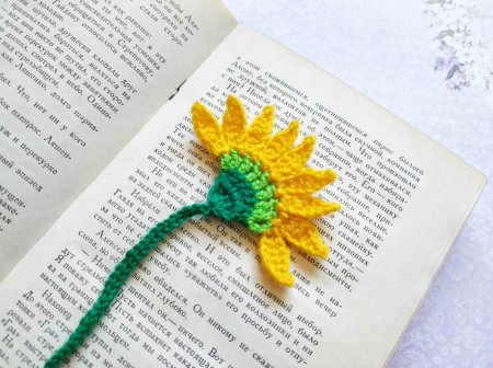 Вяжем яркую летнюю закладку для книги крючком